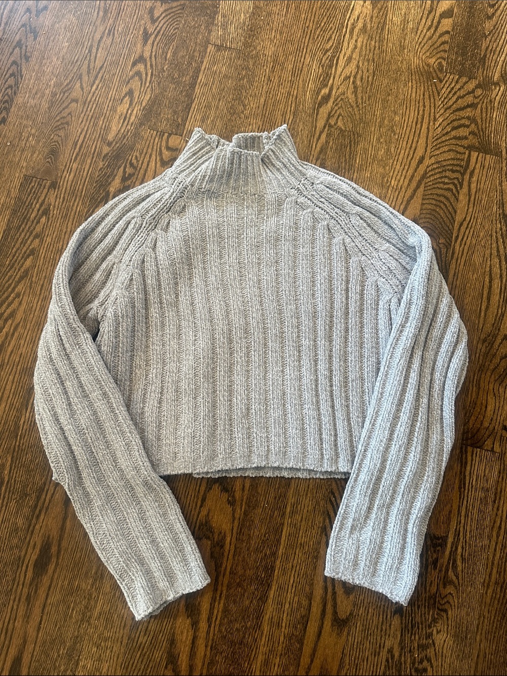 American Eagle Outfitters Light Gray Ribbed Cropped Mockneck Sweater